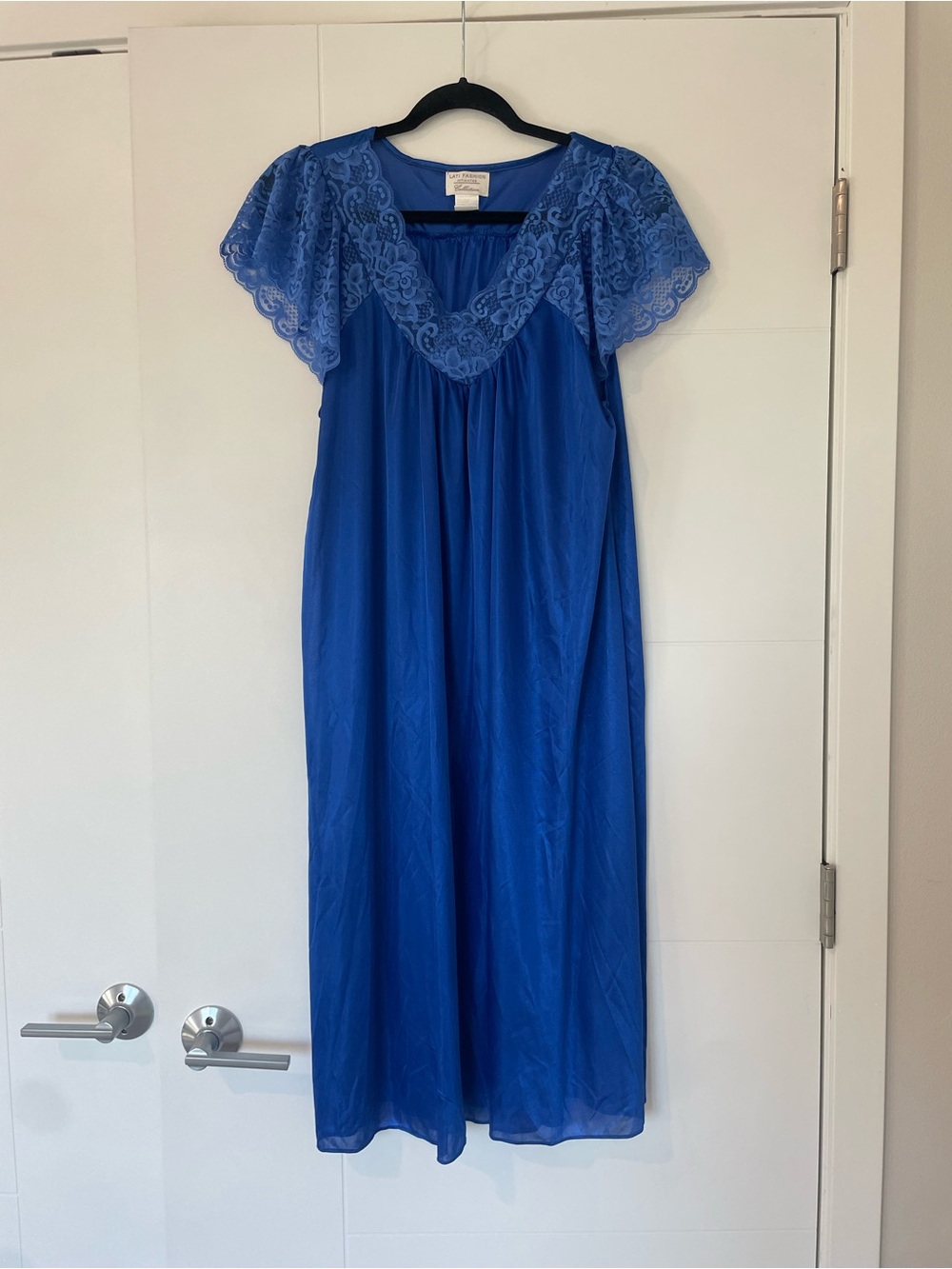 Lati Fashion Intimates Vintage Royal Blue Lace Nightgown Size Large